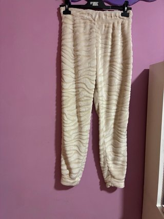 Pijama polar dos piezas beige