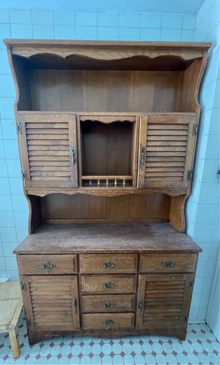 Alacena de madera rústica