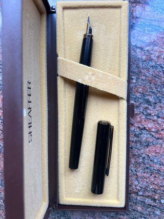 Pluma Estilográfica Sheaffer Negra y Dorada
