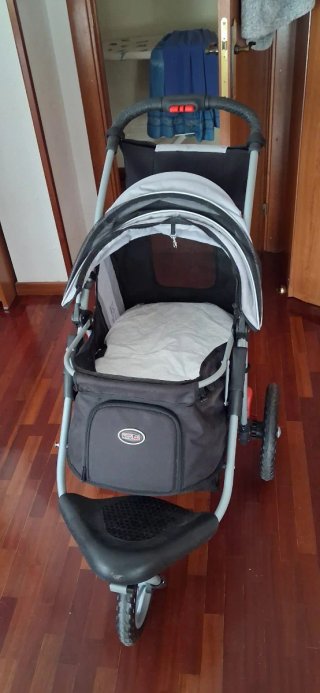 Carrito para mascotas InnoPet 3 ruedas.Buen estado