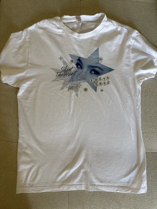 Póster + camiseta Freya Skye Stars Align Tour '26