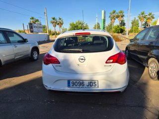 Opel Astra 2015