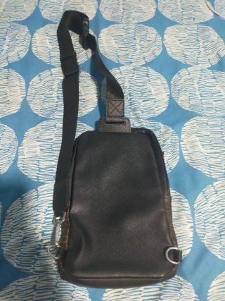 Bolso Bandolera Guess Marrón y Negro