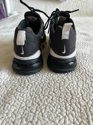 Tenis Nike Air Max 270 Negro/Blanco