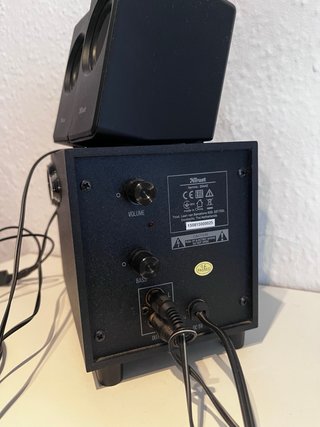 Altavoces Trust Avora 2.1 Negros