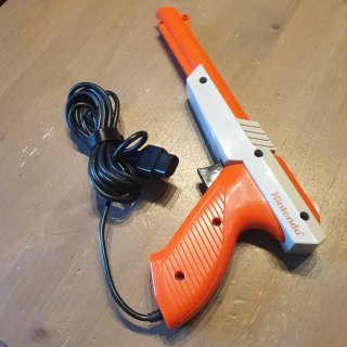 Nintendo NES + 2 Joy + Zapper - Test OK - N8