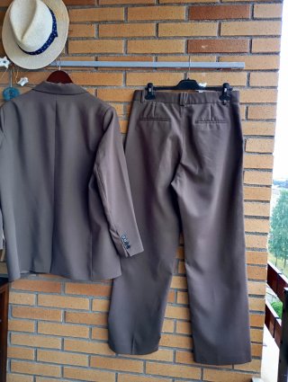 Traje Zara Marrón