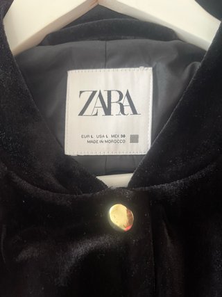 Cazadora bomber terciopelo Zara negra