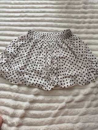 Falda lunares blanca y negra