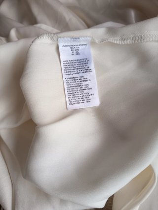 Camisa beige Amazon Essentials
