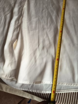 Camisa beige Amazon Essentials