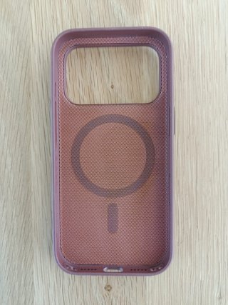 Funda iPhone 17 Pro Apple sin usar