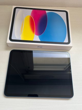 iPad 10ª Gen WiFi 64GB Azul + Accesorios