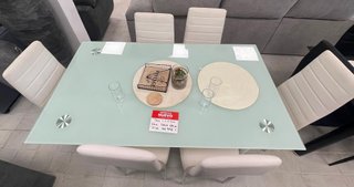 NUEA MESA DE COMEDOR MAS 6 SILLAS