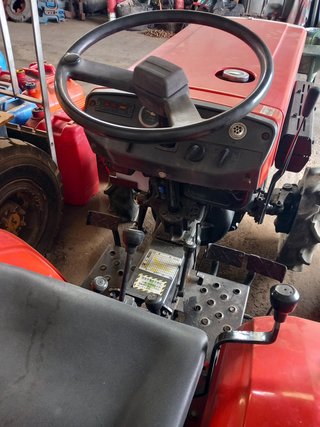 Tractor MITSUBISHI MT13 DT 4WD