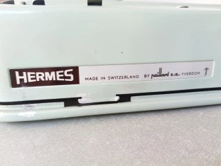 Antigua Máquina de Escribir Hermes Baby