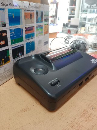 CONSOLA SEGA MASTER SYSTEMS II SIN MANDO CON CABLE