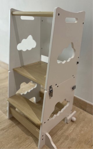 Torre de aprendizaje convertible a mesa con silla