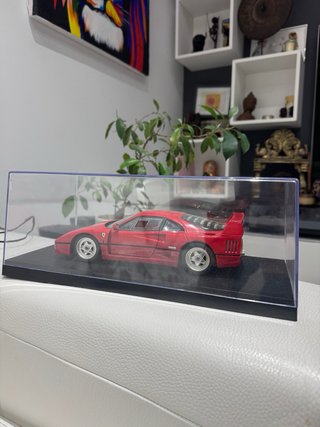 Ferrari F40 Hotwheels Elite 1:18