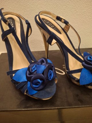 Sandali con tacco blu