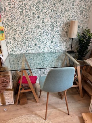 Silla turquesa tela patas madera