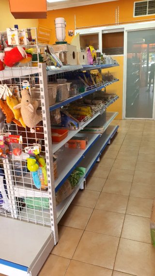 Estanterías metálicas para tienda
