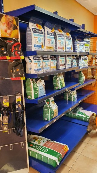 Estanterías metálicas para tienda