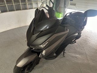 Yamaha XMAX 400 Negra