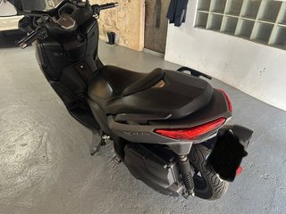 Yamaha XMAX 400 Negra