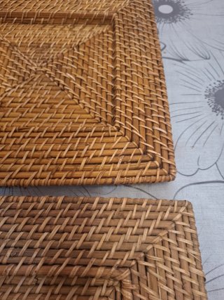 Platos de mimbre cuadrados (2 unidades)