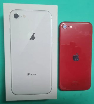 iPhone 8 128GB Rosso