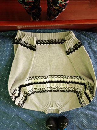 Jersey gris con estampado nórdico