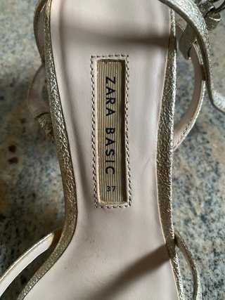 Sandalias doradas Zara Talla 37