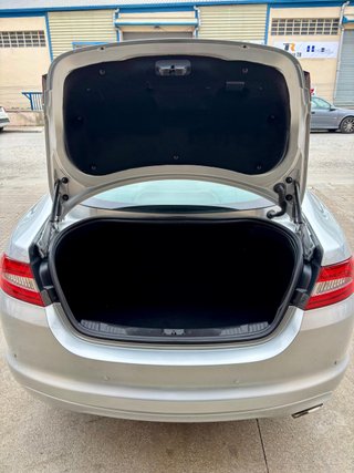 Jaguar XF 2.2 DI4 TD R-Sport Premium Luxury
