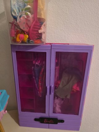 Armario Barbie con Accesorios