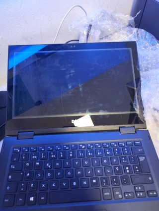 Dell Latitude 3390 Táctil i3 8GB 256GB SSD