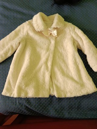 Abrigo niña blanco peluche lazo