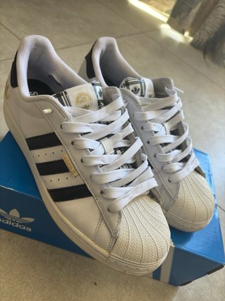 Zapatos Adidas Superstar Blancos y Negros
