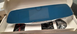 Espejo retrovisor con pantalla