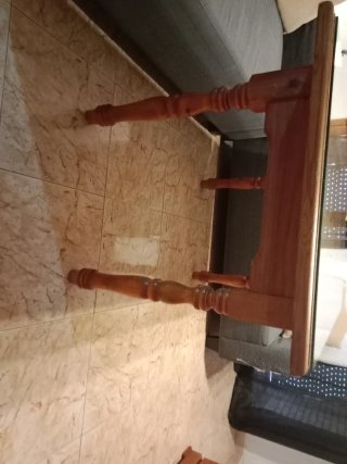 Mesa de madera rústica