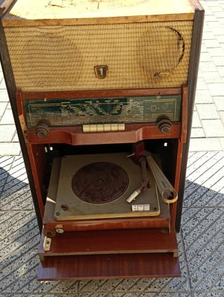 Antiguo Radio Tocadiscos Mueble Madera