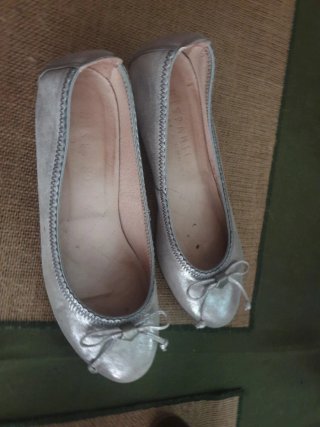 Bailarinas de piel plateadas