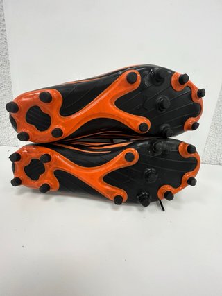 Botas de fútbol Puma Naranja Rayas Negras