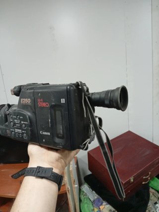 Videocamera Canon E250 8mm Stereo