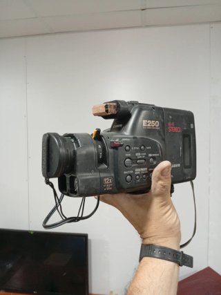 Videocamera Canon E250 8mm Stereo