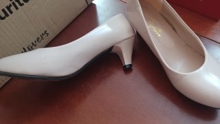 Zapatos de tacón beige