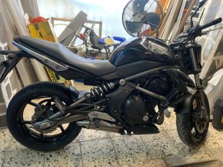 Kawasaki ER6N Negra