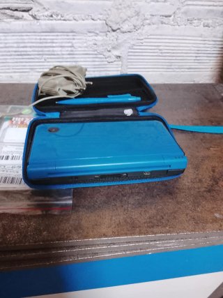Consola DSi XL con funda y cargador