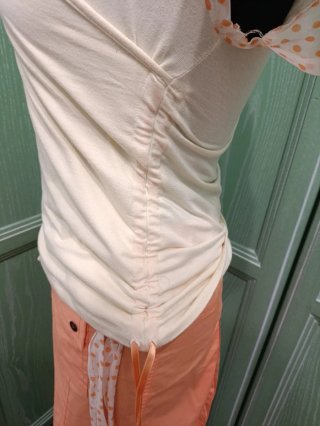 Completo T-shirt e gonna con fiori