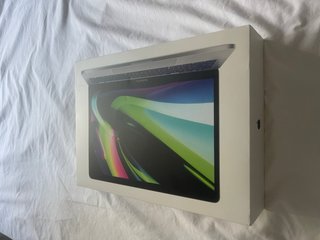 MacBook M2 13 8GB 256GB Gris Espacial